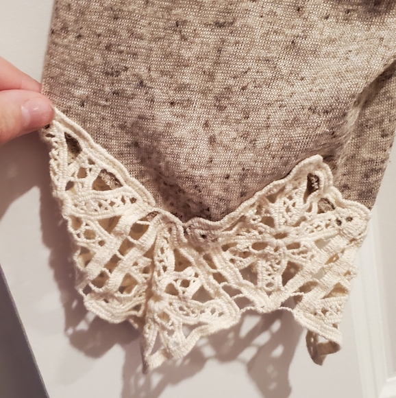 Embroidered top - Picture 2 of 6